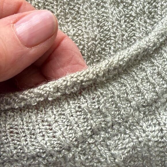 Pol Knit Scoop Neck Distressed Raw Hem Pullover Sweater Green Size Large - Picture 5 of 10